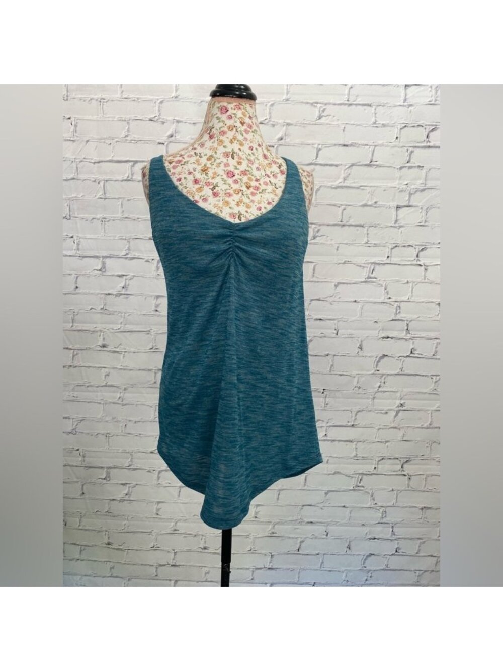 lululemon athletica Teal Blue Scoop Neck Tank